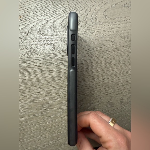 iPhone 16 Pro Max Ideal of Sweden Brand New! - Picture 4 of 5